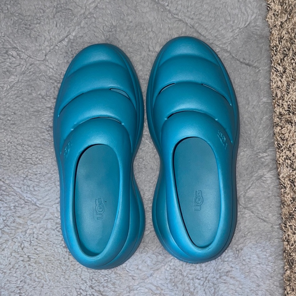 UGG Yoga Clog